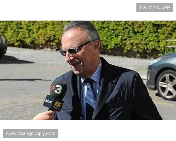 西甲主席特巴斯与中国足协主席宋凯亲切会晤 共同探讨足球合作发展